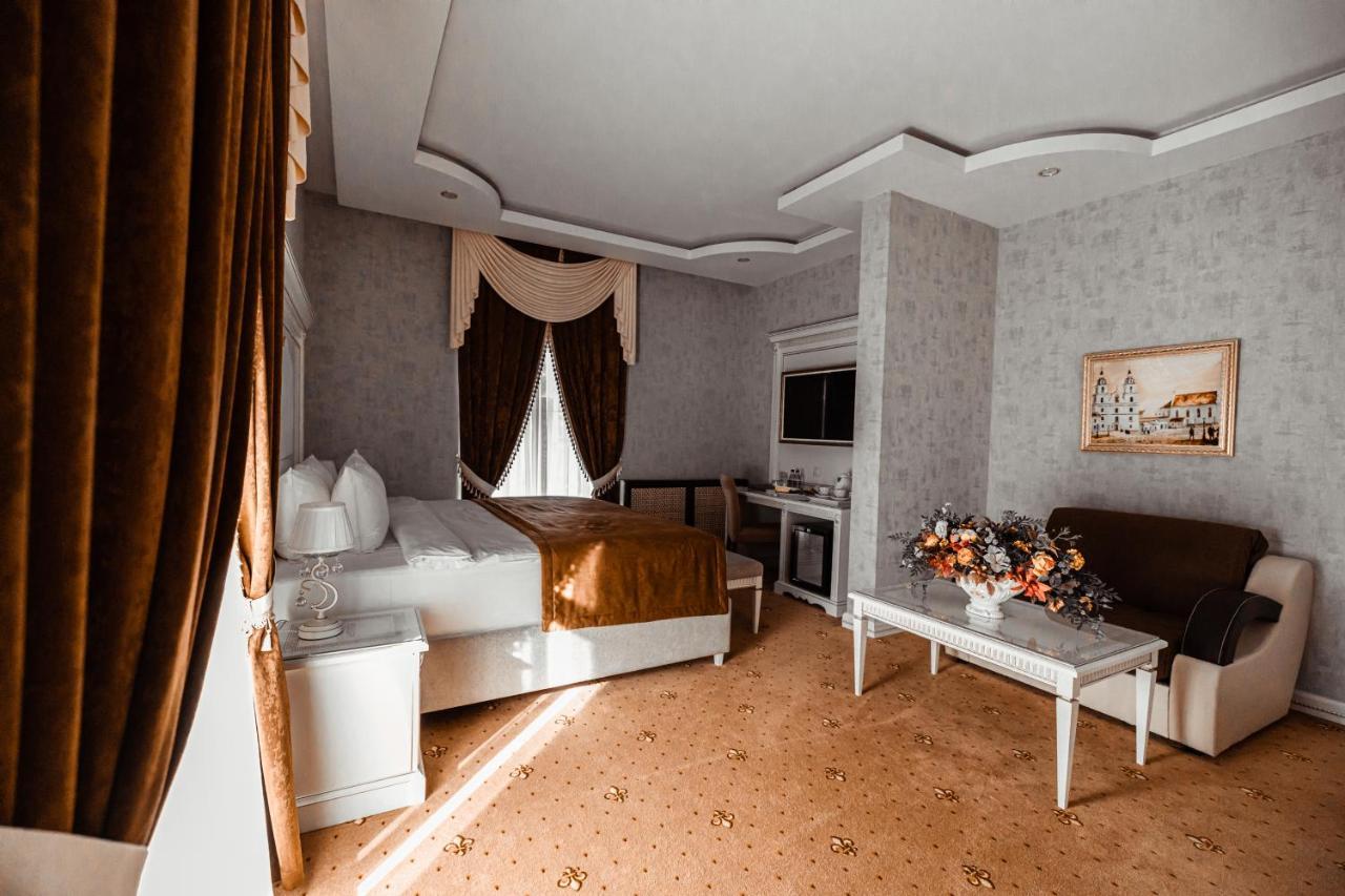 Imperial Palace Hotel Minsk Buitenkant foto
