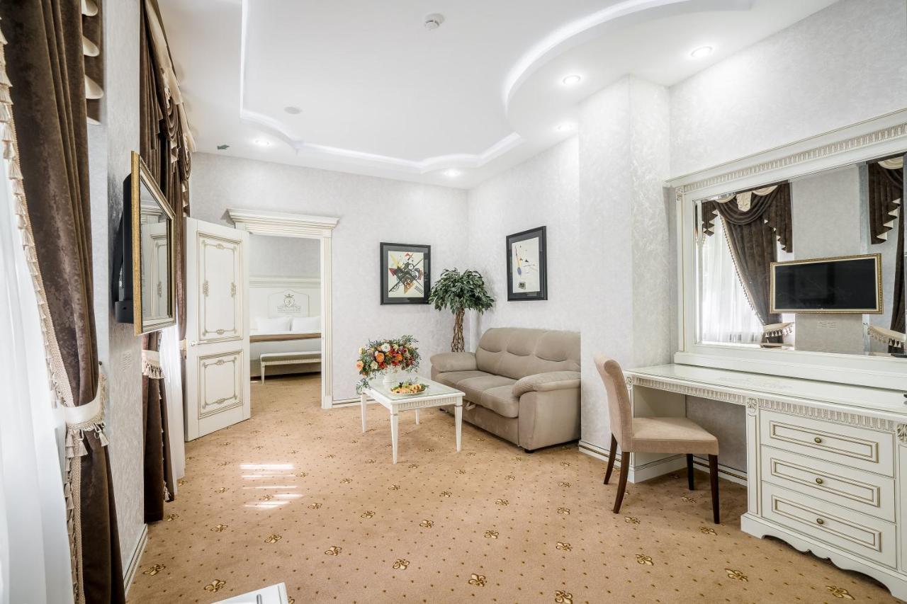 Imperial Palace Hotel Minsk Buitenkant foto