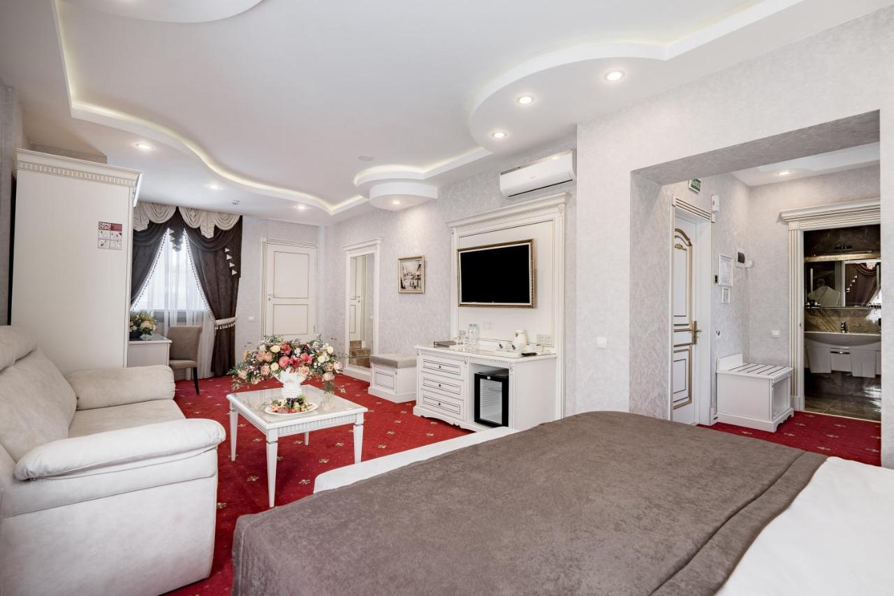 Imperial Palace Hotel Minsk Buitenkant foto