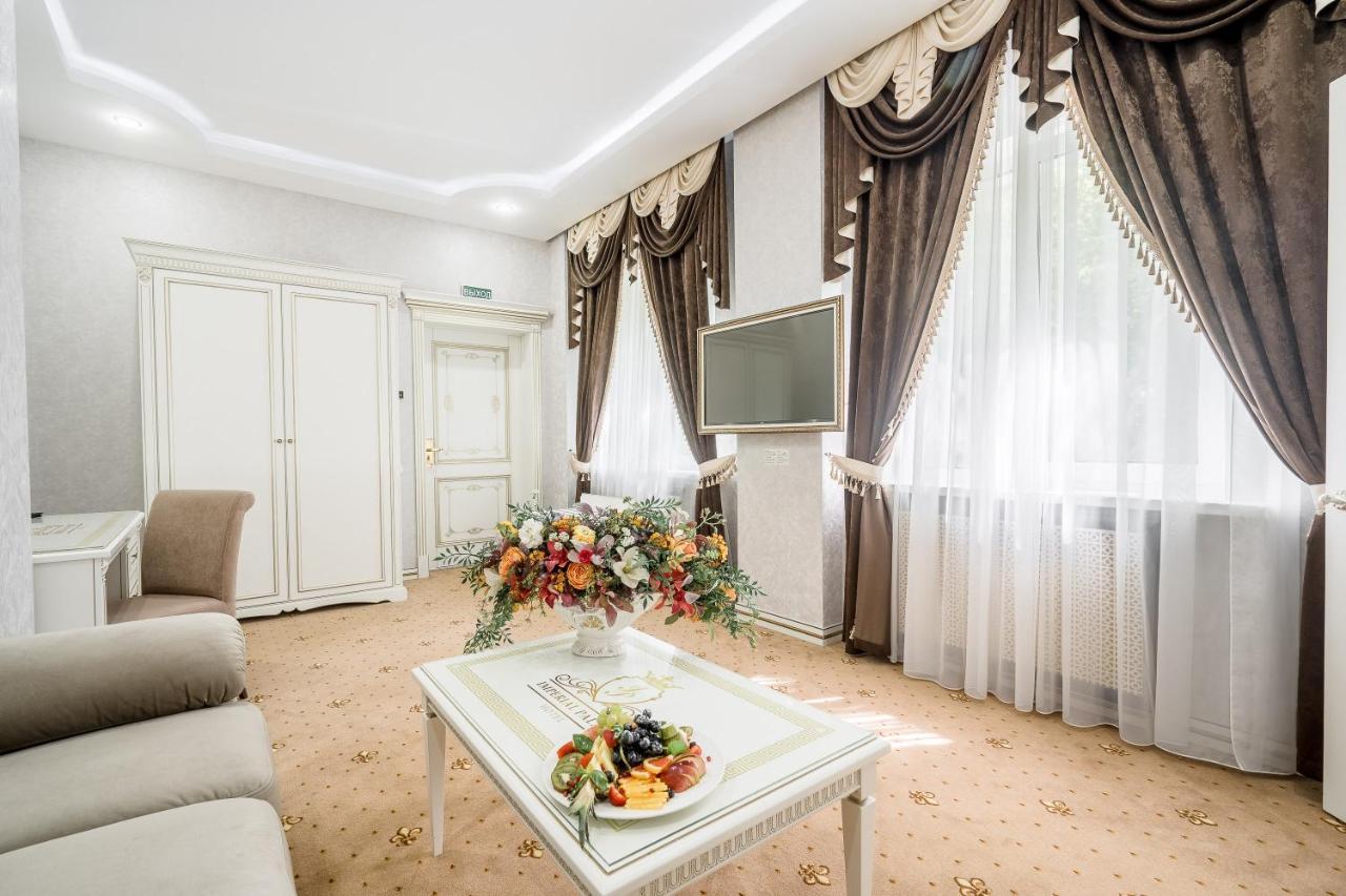 Imperial Palace Hotel Minsk Buitenkant foto