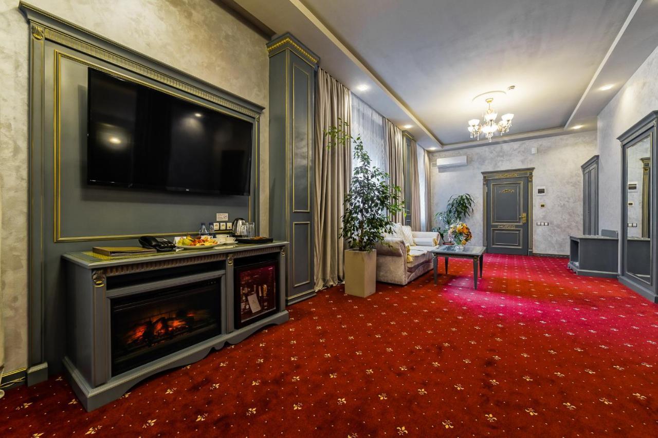 Imperial Palace Hotel Minsk Buitenkant foto
