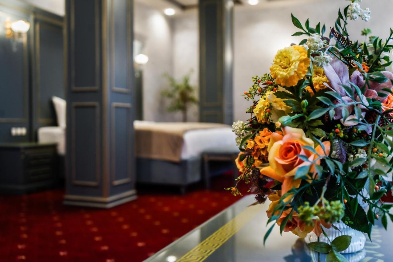 Imperial Palace Hotel Minsk Buitenkant foto